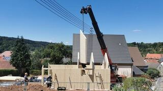 Immer mehr Menschen begeistern sich für ein Tiny-House. In Reicholzheim entsteht gerade so ein Kleinsthaus als Zweitwohnsitz.