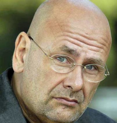 Gerhard Haase-Hindenberg liest im jüdischen Museum.