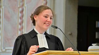 Ihre erste Predigt als offizielle Pfarrerin widmete Marie-Louise Scheuble der Besonnenheit und der Frage,wohin sich die Kirchengemeinde in den nächsten Jahren entwickeln wird.
