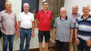 Der Vorstand des KAB-Ortsverbands: (von links) Herbert Buhleier, Peter Klement, Günter Wahler, Bernhard Kern, Werner Beck, der auch für 25-jährige Mitgliedschaft geehrt wurde, Hans Peter Kettinger, Gerhard Binder und Konrad Lazarus.
