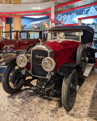 mid Groß-Gerau - Als Alexandre Millerand am 23. September 1920 zum dritten Präsidenten der Republik gewählt wird, fährt er ab 1921 einen Peugeot Typ 156 mit 6-Zylinder-Reihenmotor, sechs Litern Hubraum und 18 kW/25 PS.