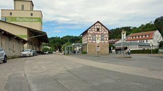 Die Widmung der Jagsttalbahntrasse auf dem Bahnhofsgelände in Krautheim sorgt bei der Stadt für Unmut, weshalb sie die die Entwidmung fordert. Der Verein der „Jagsttalbahnfreunde“ wünscht sich das Gegenteil.
