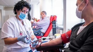 Es ist aktuell sehr wichtig, Blut zu spenden, da die Lagerbestände sinken.