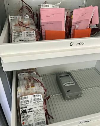 Ein Blutkühlschrank der Kliniken: Der Bestand der Blutkonserven ist derzeit gesichert.