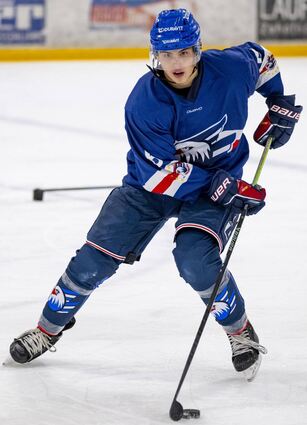 Stark am Puck: Adler-Eigengewächs Fabrizio Pilu möchte sich für die nächste Saison einen Kaderplatz bei den Mannheimern sichern.