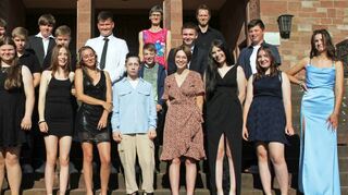 Die Neuntklässler der Pater-Alois-Grimm-Schule feierten ihren Hauptschulabschluss.