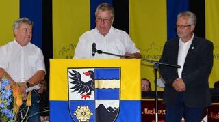 Bei der „Akademischen Feier“ zum Jubiläum „50 Jahre Stadt Freudenberg“: (von links) die Ortsvorsteher Ralf Döhner (Boxtal), Roland Hildenbrand (Wessental), Siegbert Weis (Rauenberg), Sigfried Berg (Ebenheid).