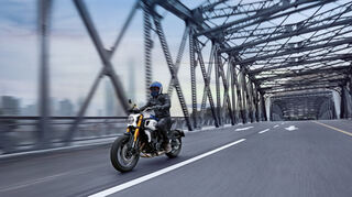 mid Berlin - Die CFMoto 700CL-X ist ideal für den Großstadtdschungel geeignet.