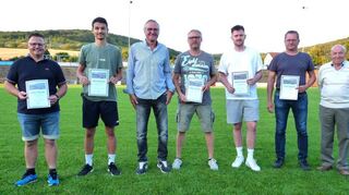 Bei der Mitgliederversammlung des SV Königshofen wurden langjährige Mitglieder geehrt.
