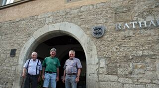 Links, rechts und an der Tauber: Über den Zusammenschluss von 13 Gemeinden zur Stadt Creglingen vor 50 Jahren sprachen die FN mit Albert Stein (links der Tauber), Karl Haag (an der Tauber) und Eugen Schmidt (rechts der Tauber). Die drei sind sich einig: Der Zusammenschluss war richtig, eine echte Alternative hat es nicht gegeben.