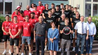 Erfolgreiche Sportler der Gesamtgemeinde Mudau, die 2021/22 Meisterschaften errungen haben, wurden geehrt.