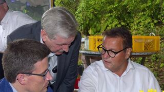 Hatten Gesprächsbedarf: (von links) Landrat Christoph Schauder, Dr. Schön und Minister Peter Hauk.