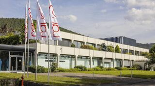 Das Rauch-Verwaltungsgebäude in Freudenberg. Hier werden Stellen abgebaut.