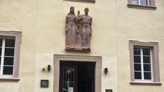 Drei Jahre Haft ohne Bewährung lautete das Urteil des Schöffengerichts für den 70-jährigen Waffensammler aus dem Altkreis Mergentheim.