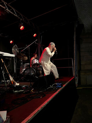 Keshav Purushotham bietet mit Keshavara in Mannheim eine große Show.
