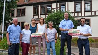 Die Hauptstraße von Großrinderfeld wird sich am Sonntag, 2. Oktober, wieder in eine Flaniermeile verwandeln. Der Arbeitskreis Bauernmarkt unter Leitung von Bürgermeister Johannes Leibold (rechts) arbeitet seit Monaten am Programm, das alle Generationen ansprechen will.