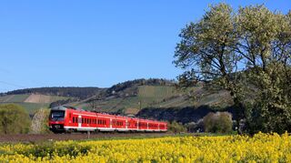 Ein Zug der Frankenbahn unterwegs in der Region: Die Landkreise Main-Tauber und Neckar-Odenwald haben gemeinsam mit der Bürgerinitiative „Frankenbahn für Alle“ eine Unterschriftenaktion initiiert. Diese läuft noch bis einschließlich Freitag, 21. Oktober.