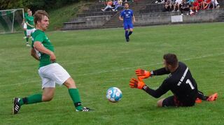 Durch die zwei späten Tore gegen Gerlachsheim hat der FC Külsheim (in Grün) sicherlich etwas Selbstvertrauen für die nächsten Partien getankt.