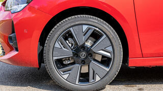 mid Groß-Gerau - Die 17 Zoll Felgen im Aerodesign gibt es optional, hier mit Michelin 205/45 R17 Bereifung rundum.
