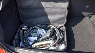 mid Groß-Gerau - Das Universal Ladekabel lässt keine Wünsche offen - hiermit kann man sich an jede Stromquelle adaptieren.