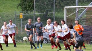 Die Verbandsliga-Fußballerinnen der SpG Dittwar/Tauberbischofsheim spielen am Sonntag in St. Leon im Pokal. Sie und der Trainerinnenstab wünschen sich mehr Anerkennung für ihren Sport und damit auch mehr Nachwuchs.