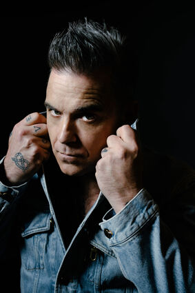 Reflektierter Popstar: Robbie Williams.