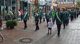 Der Jubiläumsumzug führte durch die Buchener Altstadt.