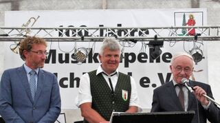 Grußworte sprachen Heinz Weber (Mitte), Bürgermeister Marcus Wessels (links) und Herbert Münkel.