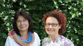 Die „kirchliche allgemeine Sozialberatung (KASA)“ beim Diakonischen Werk Bad Mergentheim leisten die Sozialpädagoginnen Renate Geiger (links) und Andrea Hausch. Telefonische Anmeldung ist nötig.