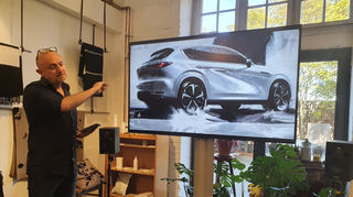 mid Düsseldorf - Erläutert im Atelier von Suzusan die japanische Gestaltungs-Philosophie: Jo Stenuit, Designdirektor bei Mazda.