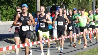 Über 100 Läuferinnen und Läufer gingen beim ersten „Kärwelauf Weikersheim“ an den Start.