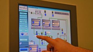 Das Verfahren der Soleaufbereitung ist computergesteuert und wird vom Technik-Team überwacht, das bei Bedarf auch manuell eingreifen kann.