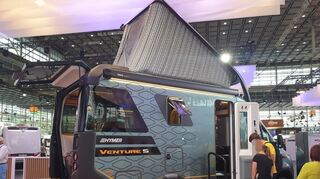 mid Düsseldorf - Auf- und Abstieg ermöglicht am Sonnendeck eine kleine Leiter.