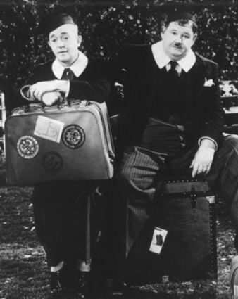 Oliver Hardy (r) und Stan Laurel alias „Dick und Doof“.