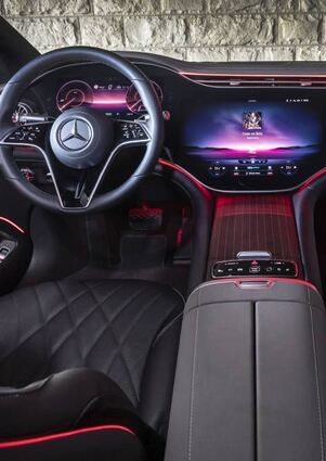 Für das Innenlicht lässt sich – glücklicherweise – die Farbe verstellen.