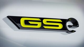 mid Groß-Gerau - Stand die Abkürzung früher wie beim Opel Commodore GS/E und dem Opel Monza GSE für "Grand Sport Einspritzung", so wird daraus jetzt die neue sportliche Submarke von Opel und bedeutet Grand Sport electric.