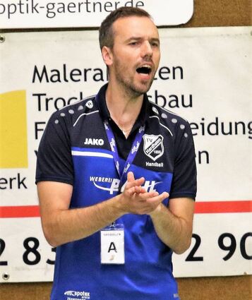 Aufmunterung von Trainer Lukas Dyszy ist nötig, denn der TV Hardheim startet mit Personalproblemen in die neue Badenliga-Saison.