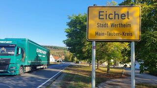Im Zuge der Sanierung der L 2310 stehen ab Montag Straßenbauarbeiten am Ortsausgang von Eichel an.