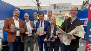 Die heimische Wirtschaft präsentiert sich auf der Agima. Bei einem Rundgang legten Bürgermeister Lukas Braun (von rechts), Sabine Dattenberg, Erster Landesbeamter Florian Busch, MdL Wolfgang Reinhart, FN-Anzeigenleiter Peter Hellerbrand, FN-Geschäftsführer Jochen Eichelmann und Ottmar Dürr am FN-Stand einen Stop ein.