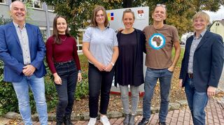 Mit vereinten Kräften am Start: Schulleiter Robert Dambach, die beiden Ideengeberinnen Jessica Baumann und Melissa Rauch sowie die Lehrkräfte Juliana Gajewski, Rainer Gräf und Udo Mader (von links).