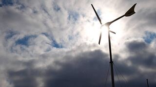 Sie sieht man selten: Kleinwindanlagen können Energie für einzelne Privathäuser produzieren.