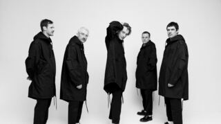 Die fünfköpfige Rap-Rock-Band aus Chemnitz gibt es seit 2009. Die Musiker setzen sich unter anderem gegen Rechtsextremismus und Analphabetismus ein.