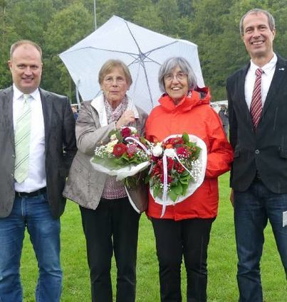 Ulrich Roth und Hald Dietz würdigten Helga Wollinger und Isolde Menikheim.