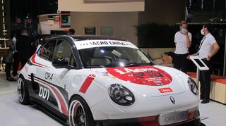 mid - Groß-Gerau - Retro-Elektro-Kleinwagen von Great Wall Motors als Racing-Variante.