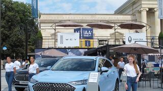 mid - Groß-Gerau - Bereits auf der IAA in München: Plug-in-Hybrid WEY Coffee 01 mit 5 NACP-Sternen.