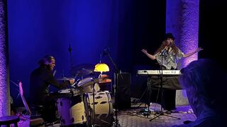 Das Duo Phalleé &amp; Baldu beim CD-Release-Konzert ihres Debütalbums "Zwischen den Zeilen" am 30. September 2022 in der Alten Feuerwache Mannheim.