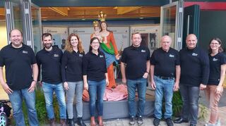In neuem Glanz: Die Madonnenstatue des Bettendorfschen Schlosses in Gissigheim wurde saniert – und nun der Öffentlichkeit vorgestellt.