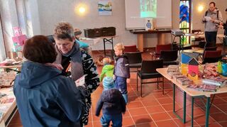 Der 1. Rippberger kulinarische Spaziergang wurde trotz schlechten Wetters gut angenommen.