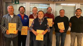 Ehrungen für langjährige Vereinszugehörigkeit gab es bei der Jahreshauptversammlung des SV Zimmern. Das Bild zeigt (von links): Vorsitzenden Jan Schmitt, Werner Schmitt, Markus Wundling, Edwin Gengel, Herbert Ederer, Stefan Schwab, Eugen Igers und den stellvertretenden Vorsitzenden Sebastian Molitor.