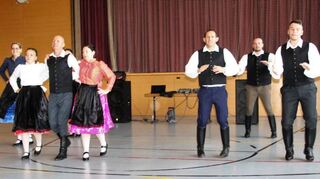Der Schwarzwaldverein aus Rátka präsentierte traditionelle Volkstänze.